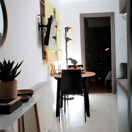 Apartment Executive 1